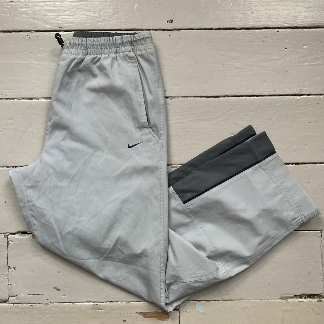 Nike Vintage Silver Shell Bottom (Medium)