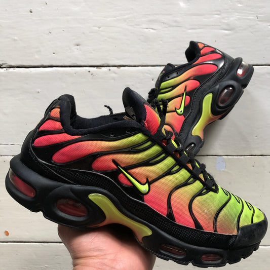 Nike TN Black Volt Solar Red (UK 7.5)