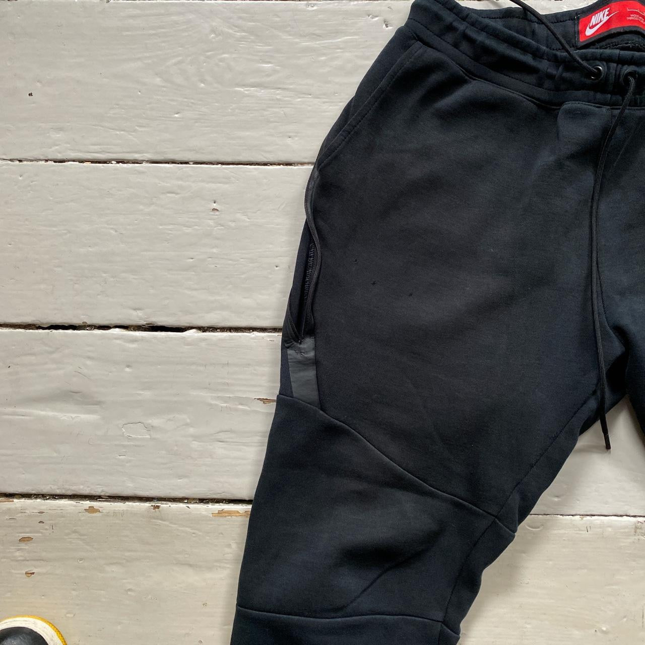 Nike Tech Fleece Black Joggers (Large)