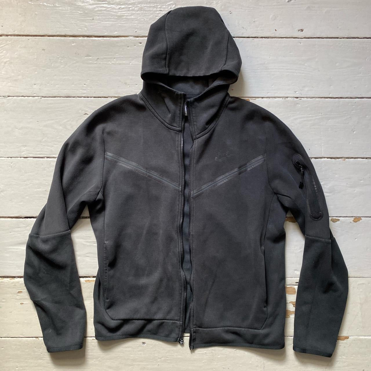 Nike Tech Fleece Black Hoodie (Medium)