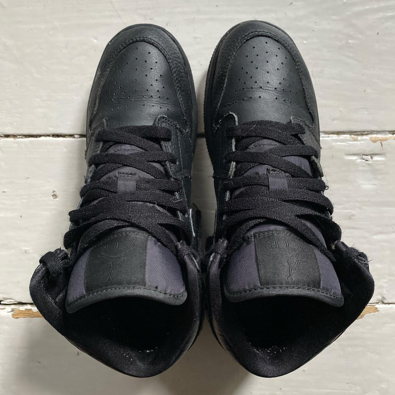 Jordan 1 Mid Triple Black (UK 6)