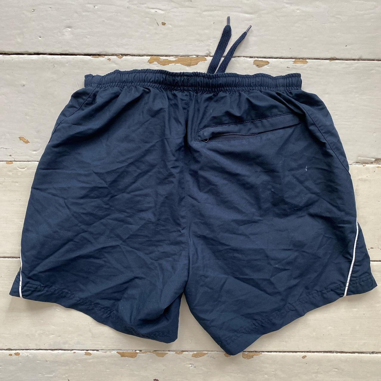 Nike Swoosh Shell shorts (Small)