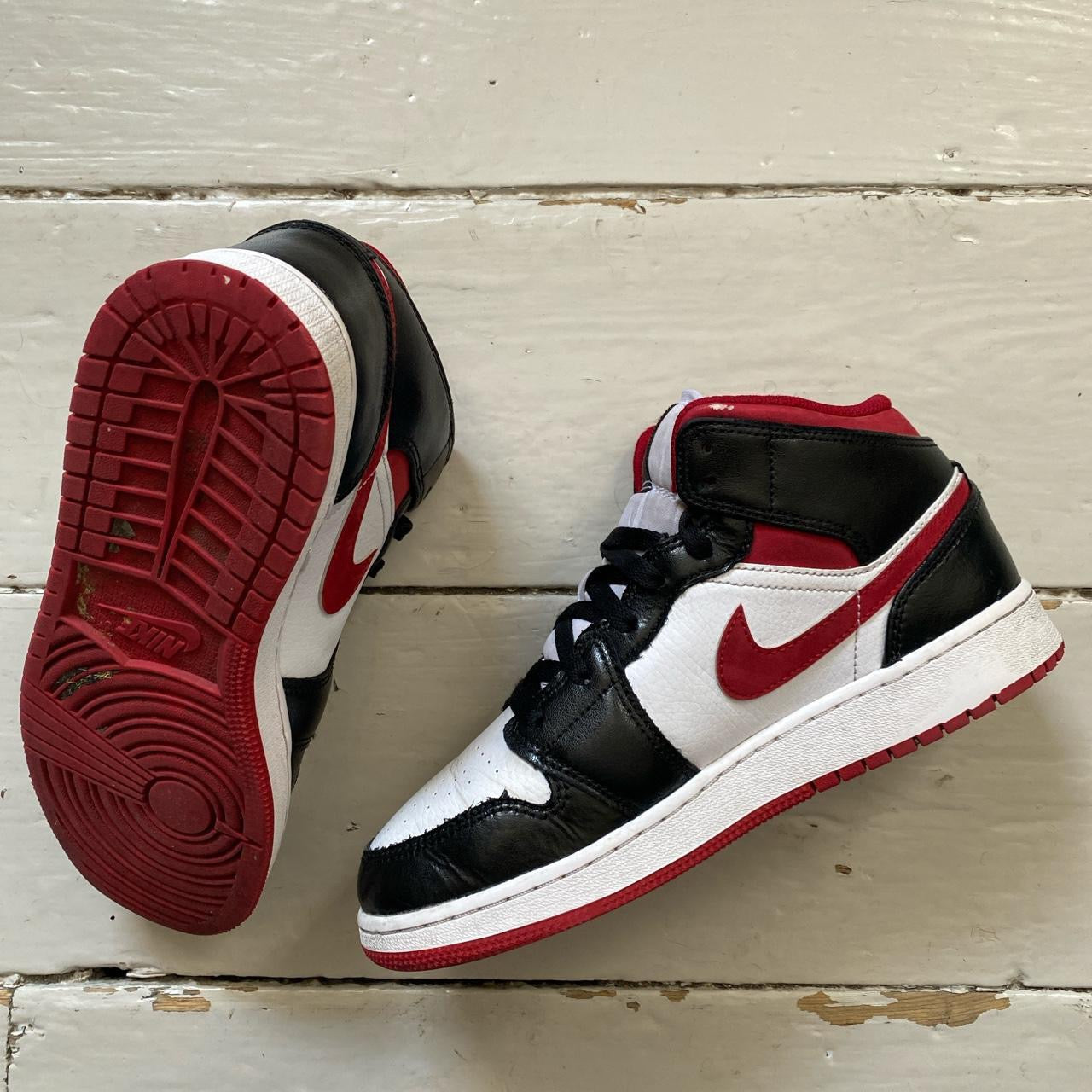 Jordan 1 Black Gym Red Mid (UK 5.5)