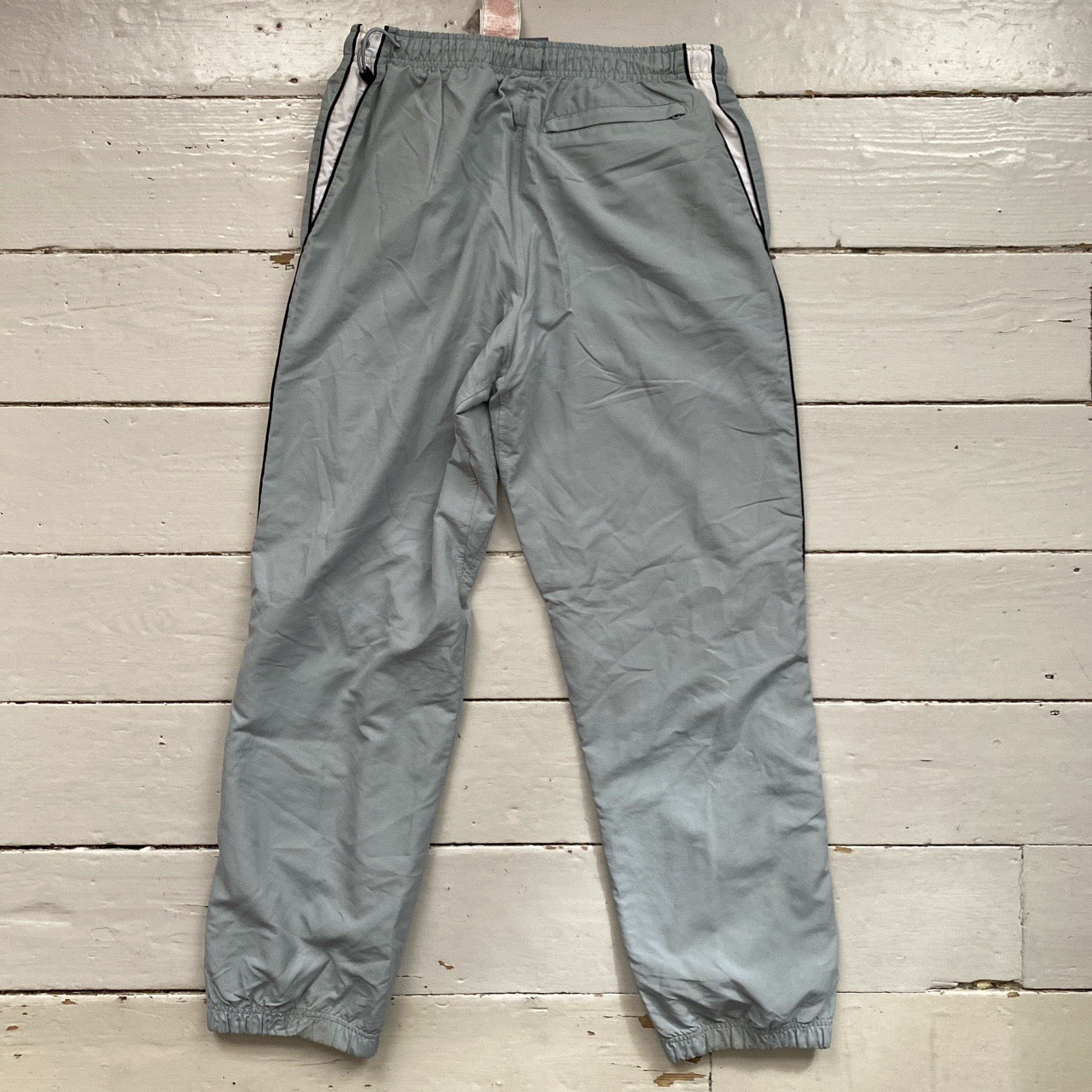 Nike Vintage Silver Shell Bottoms (Large)