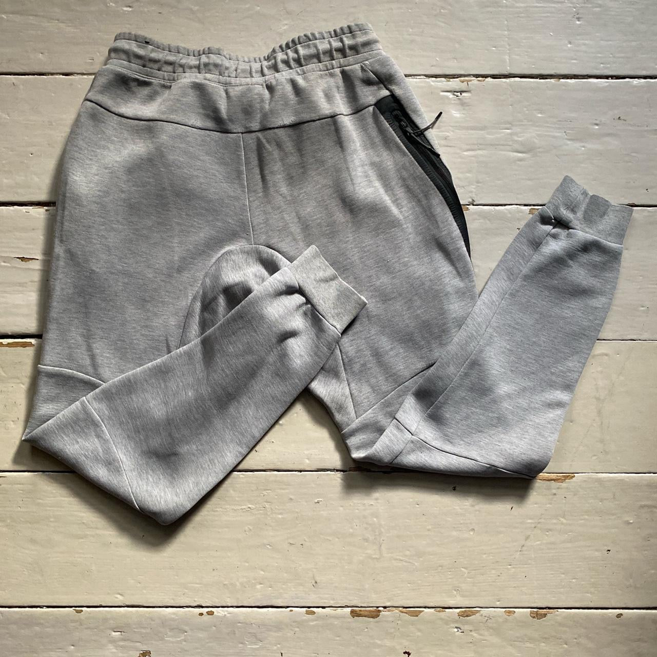 Nike Grey Tech Fleece Joggers (XS)
