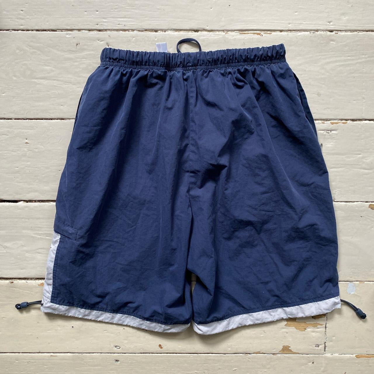 Nike Vintage Cargo Shorts (Medium)