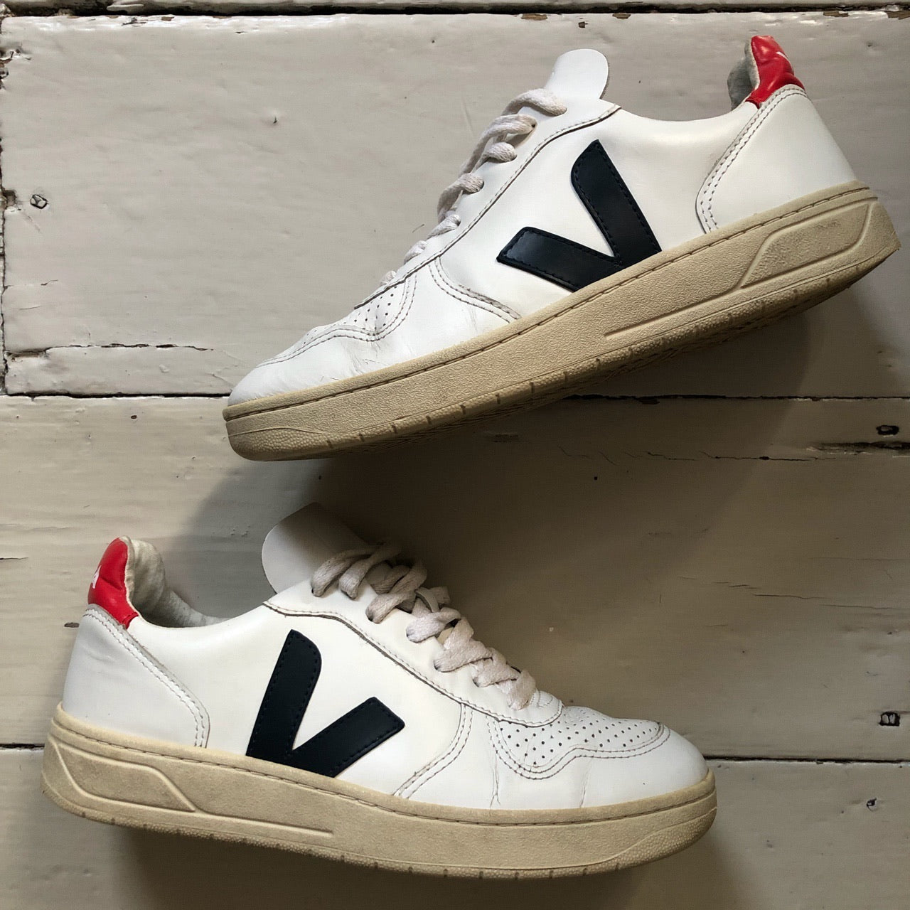 Veja Classic White Navy and Red Trainers (UK 5)