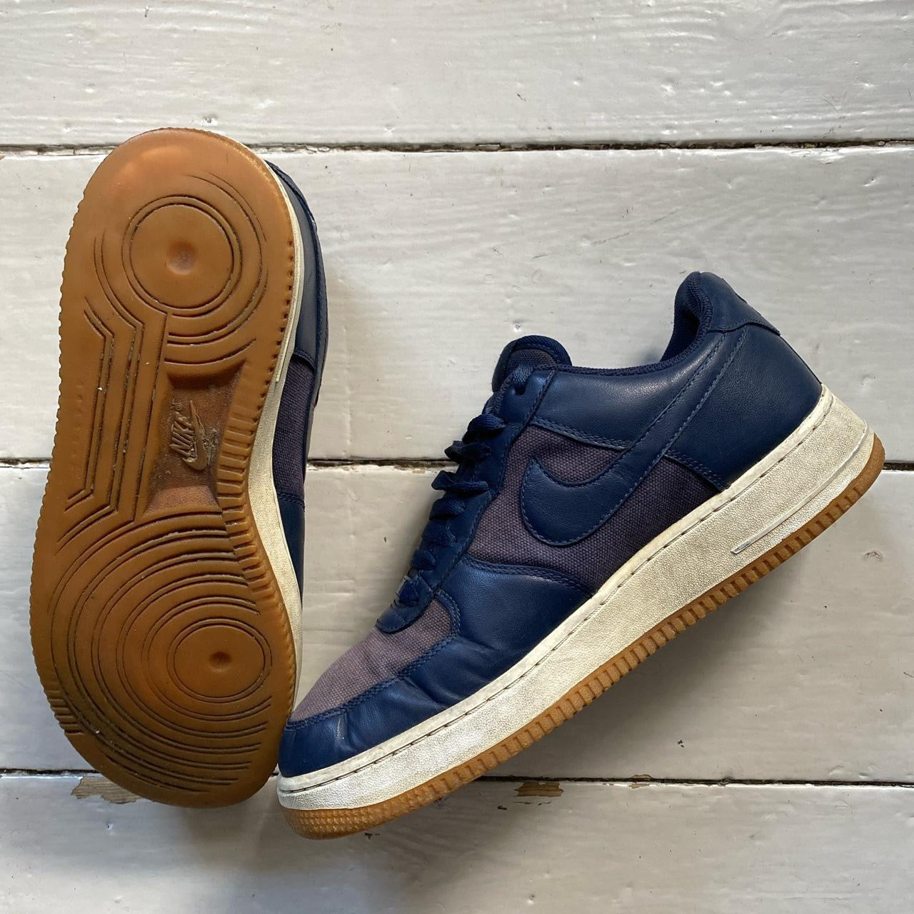 Nike Air Force 1 Navy Gum (UK 9)
