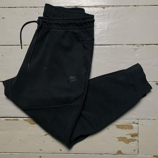 Nike Tech Fleece Black Joggers (Large)