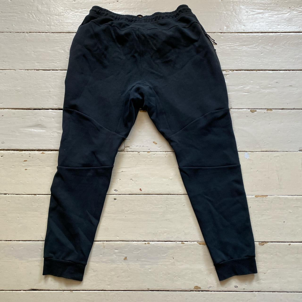Nike Tech Fleece Black Joggers (XL)